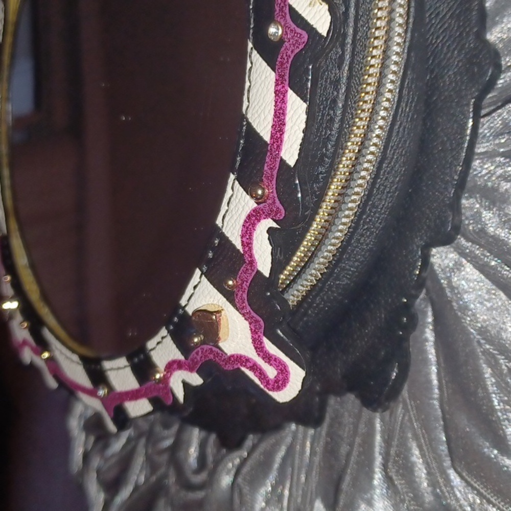 Betsey Johnson Hand Mirror Mini Bag - Picture 15 of 15